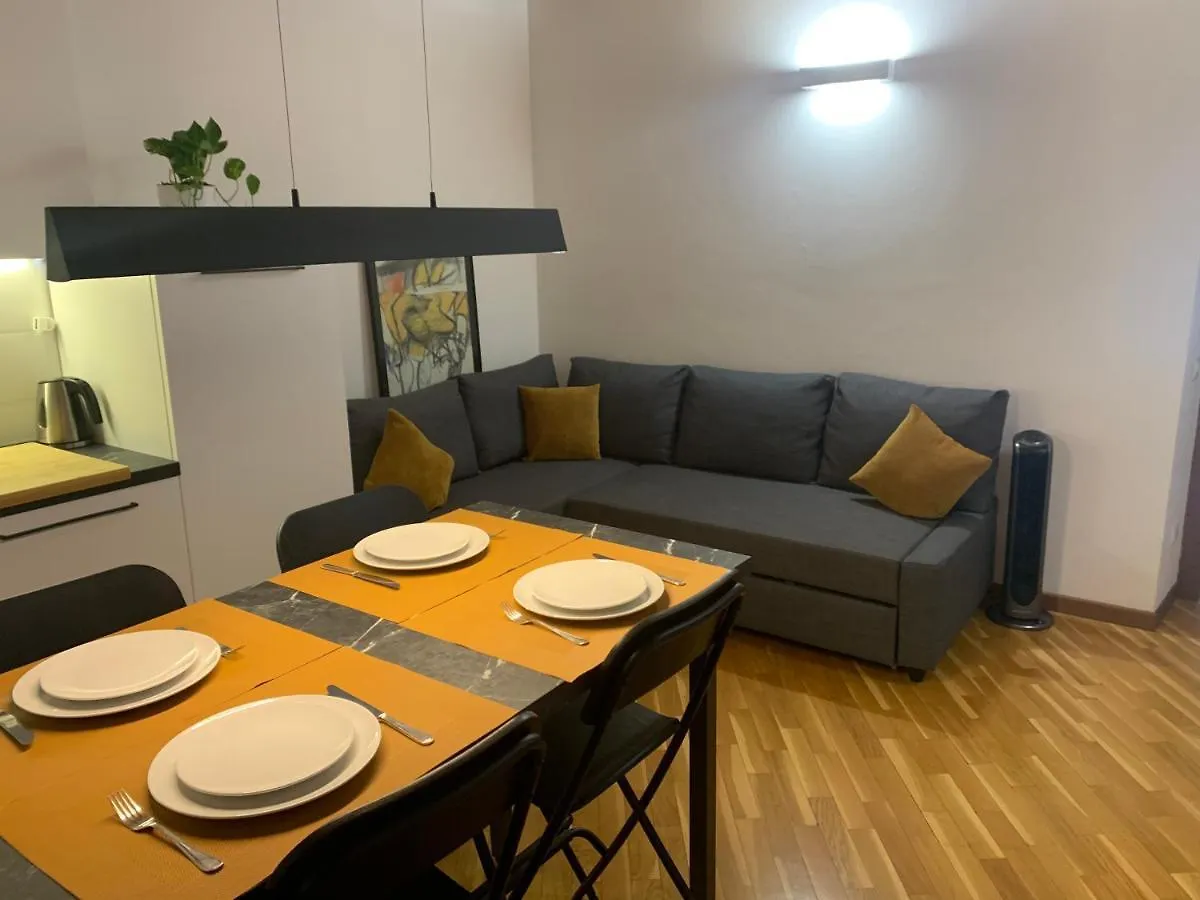 Stella Apartment Center Bergamo 0*,